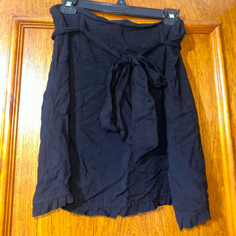 GB skirt with tie